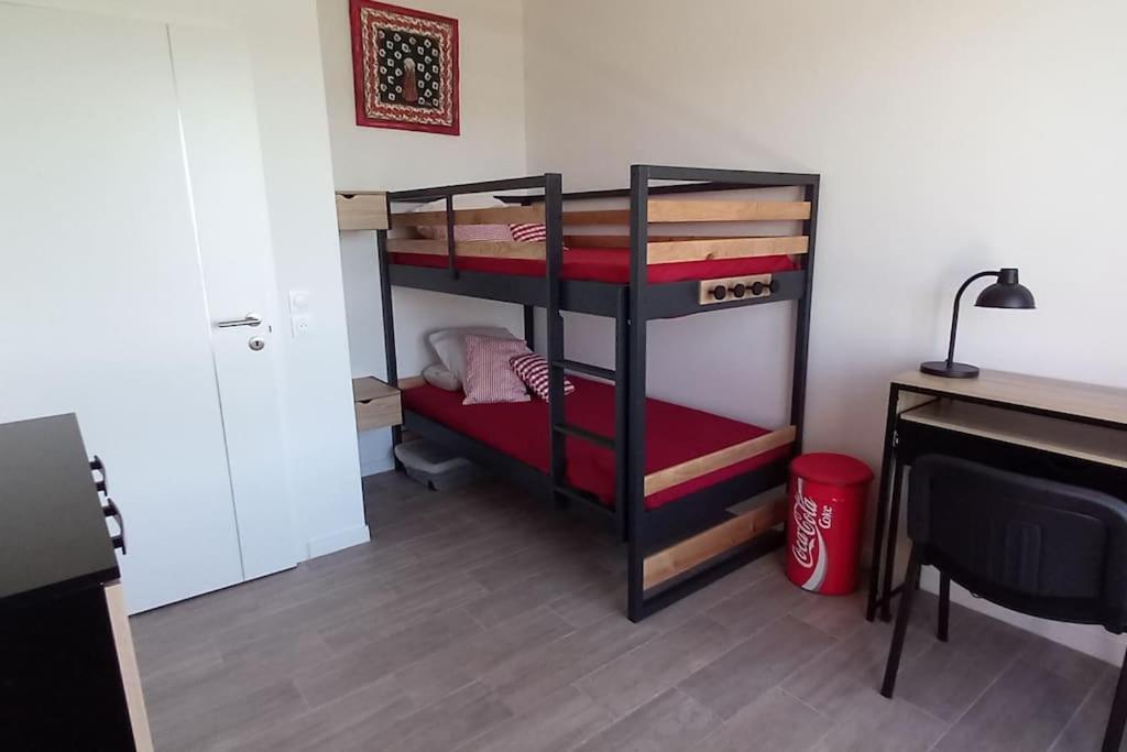 Appartement Climatise Au Coeur De La Provence Lac Et Parcs D'Attractions 10Mn Avignon Monteux Extérieur photo