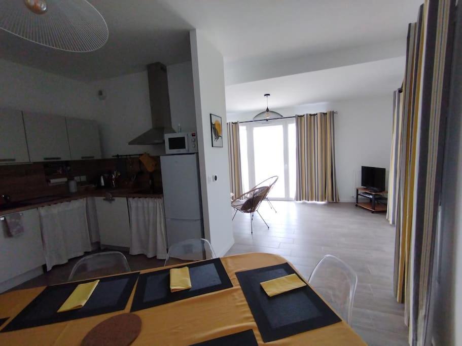 Appartement Climatise Au Coeur De La Provence Lac Et Parcs D'Attractions 10Mn Avignon Monteux Extérieur photo